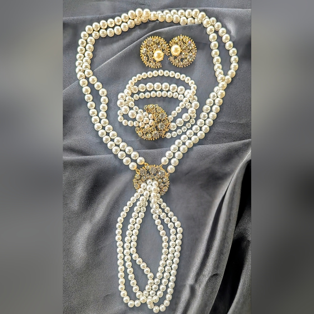 Vintage Pearl Rhinestone Necklace Bracelet Earrings Classic Statement Parue Set - Picture 4 of 7